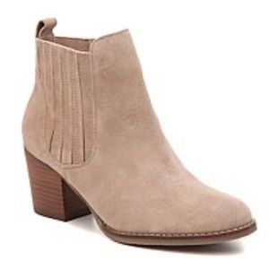 Crown Vintage Cindy Bootie, Size 8, Taupe